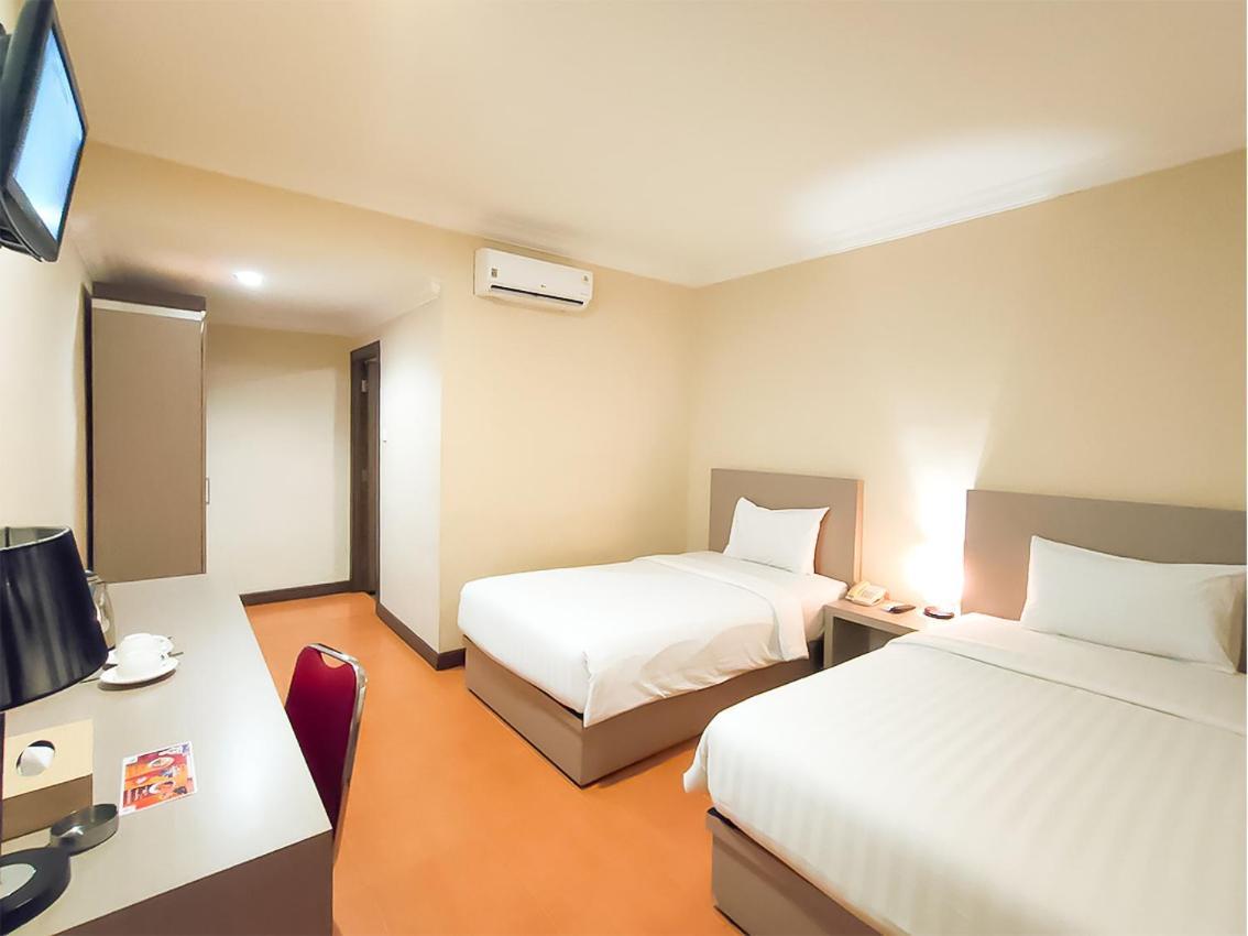 Kawana Hotel Паданг Екстериор снимка