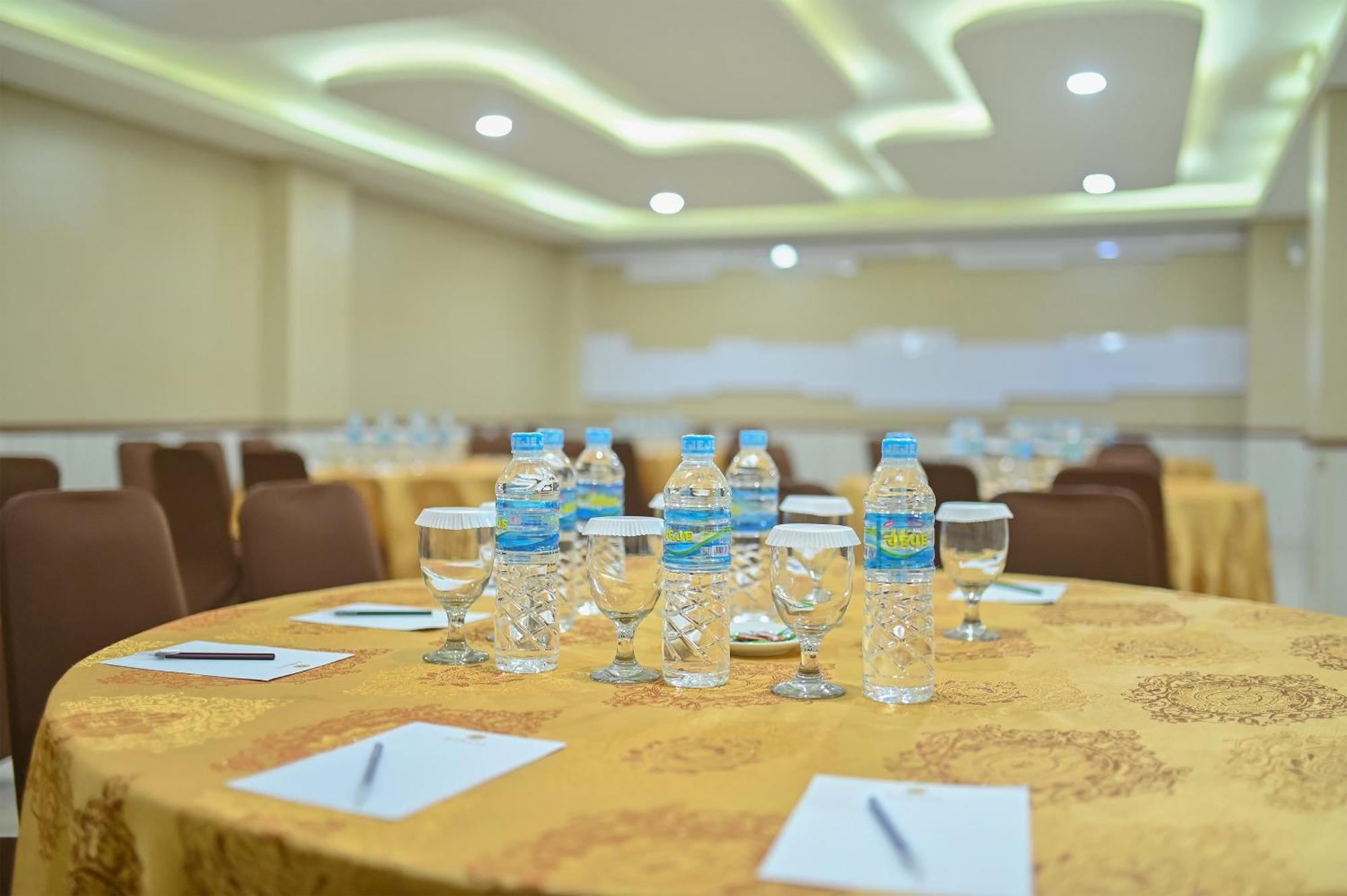 Kawana Hotel Паданг Екстериор снимка